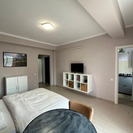 Central Studio Vitan Mall Bucarest Esterno foto