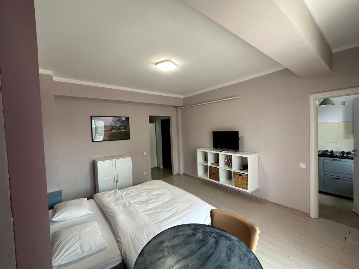 Central Studio Vitan Mall Bucarest Esterno foto