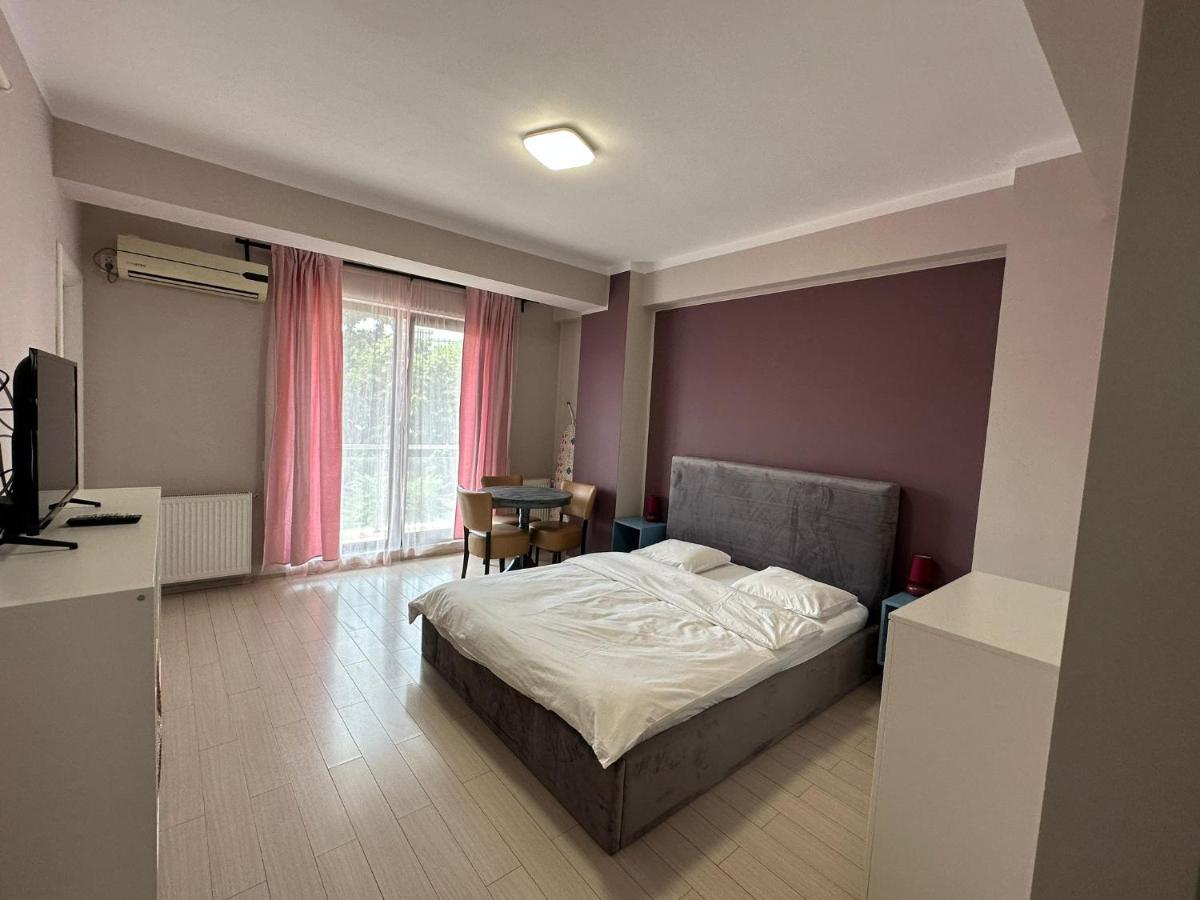 Central Studio Vitan Mall Bucarest Esterno foto